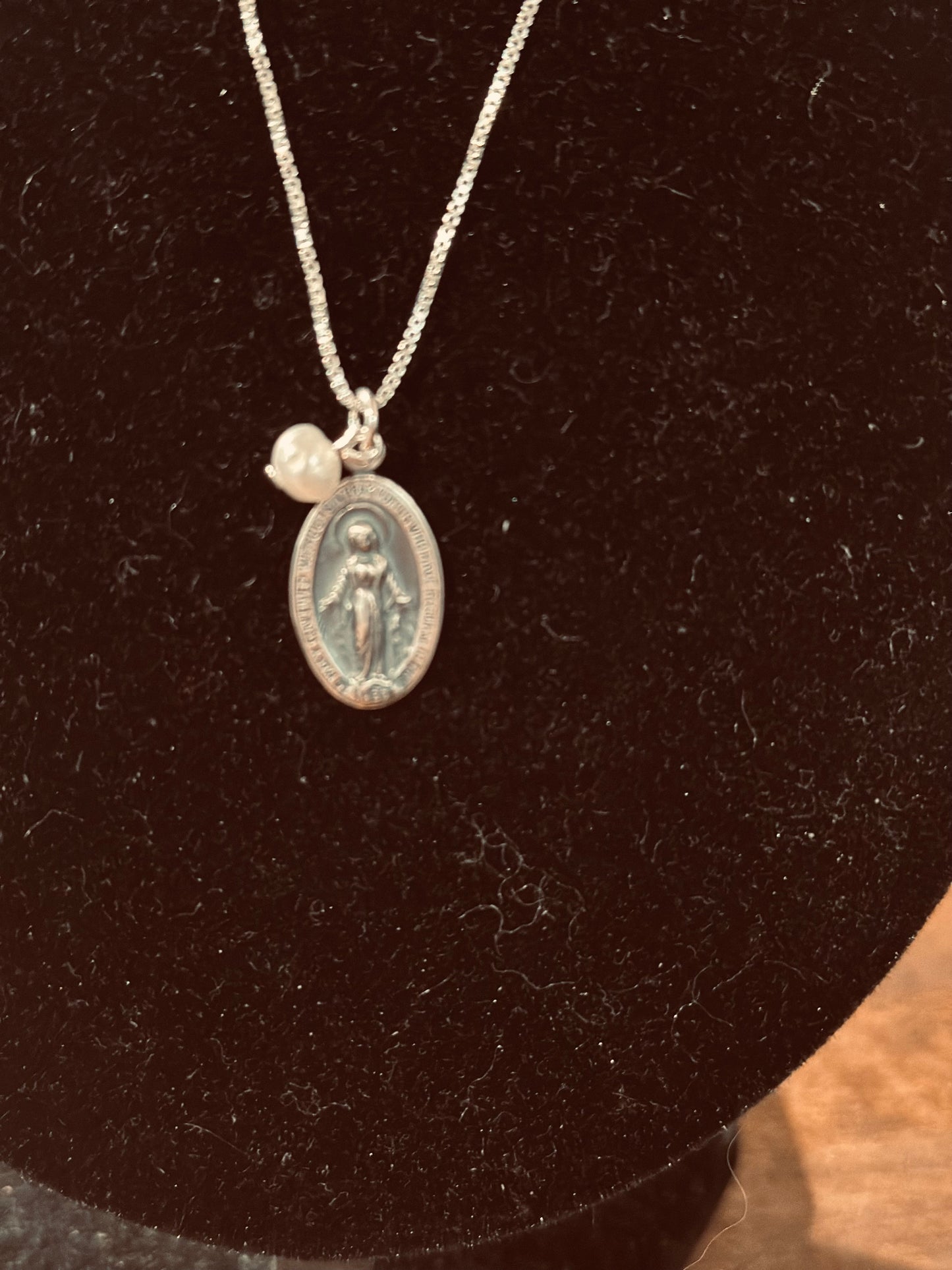 Miraculous W/Pearl 18” Necklace