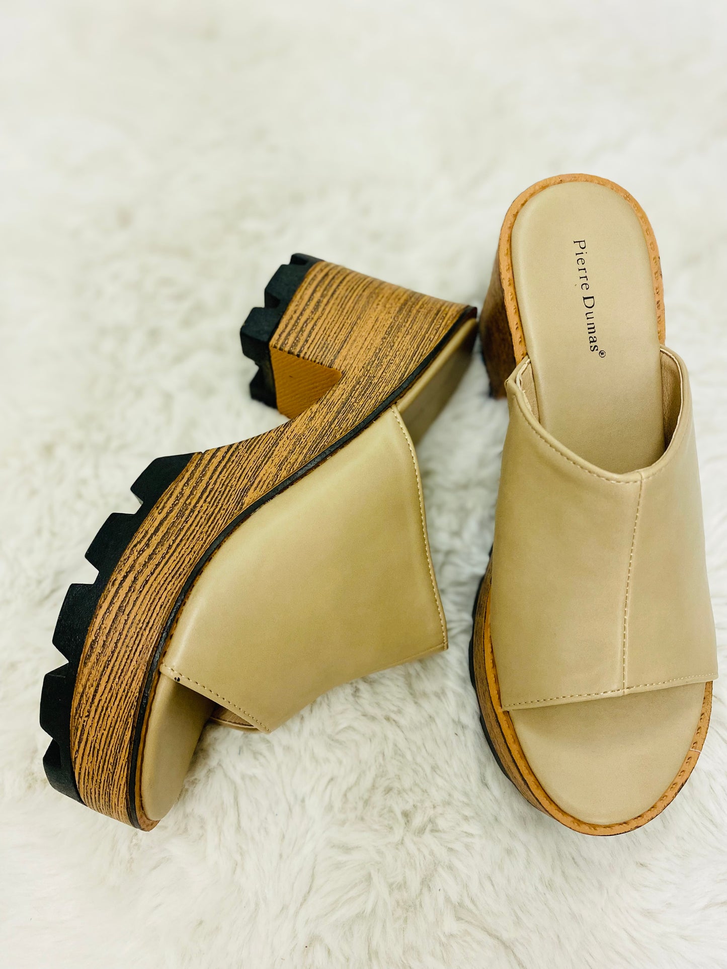 Pierre Dumas Wedges