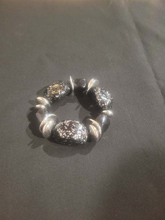 Black Crackle Stone Bracelet